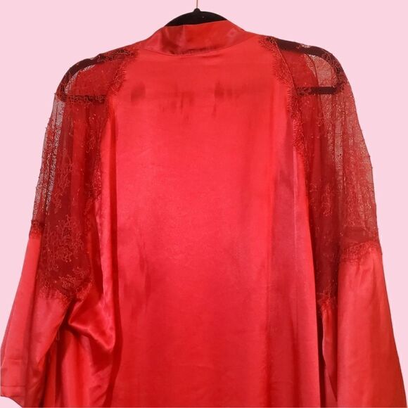 Victoria's Secret Womens Satiny Lacy Red Robe Size Medium - Picture 9 of 15